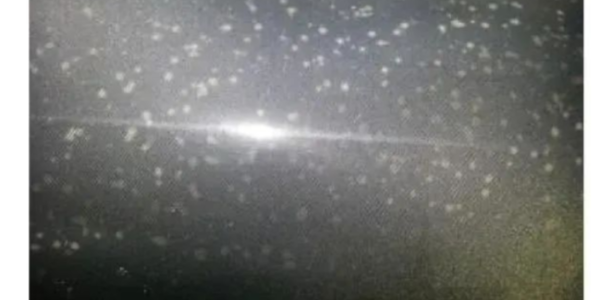 不幹膠材料印刷過程中網紋輥表麵出現不規則（zé）鼓包是什麽（me）原因？