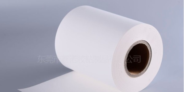 PP合成紙不（bú）幹（gàn）膠材料與銅版紙有（yǒu）個最大的區別，你知道是什麽嗎？