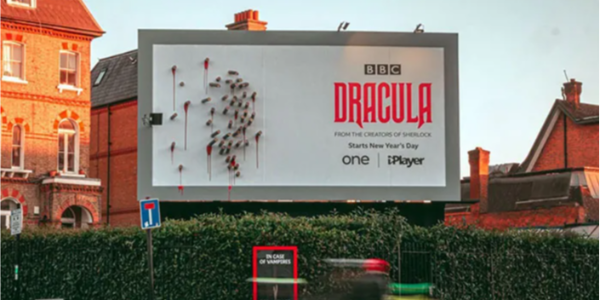 戶（hù）外廣告（gào）用什麽材（cái）質的貼紙？用PET不幹膠