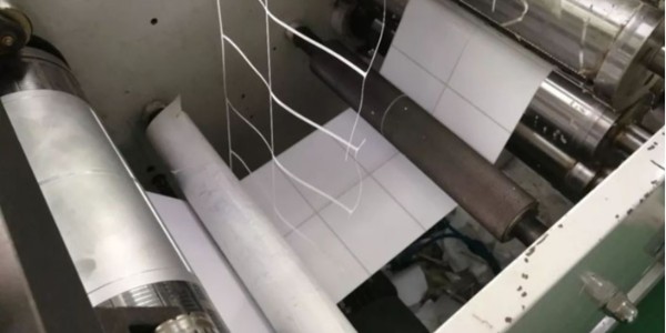 為什麽不幹膠標簽材料要背切?有（yǒu）幾種背切方法?