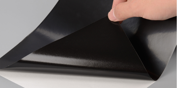 PVC不幹膠材料與聚烯（xī）烴不幹膠材料又有（yǒu）什麽不一樣呢（ne）？