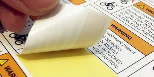 如何去掉電動車上的飾紋不幹（gàn）膠材料？