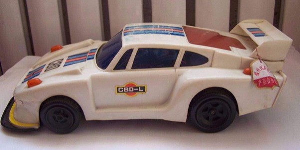 玩具標簽專用合成（chéng）紙不幹（gàn）膠（jiāo）材料（liào）是一款什麽樣（yàng）的（de）材料？